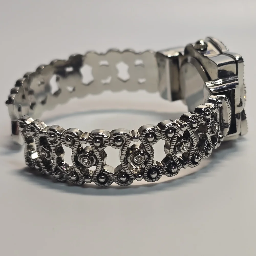 Elegant Silver Cat Face Women's Watch